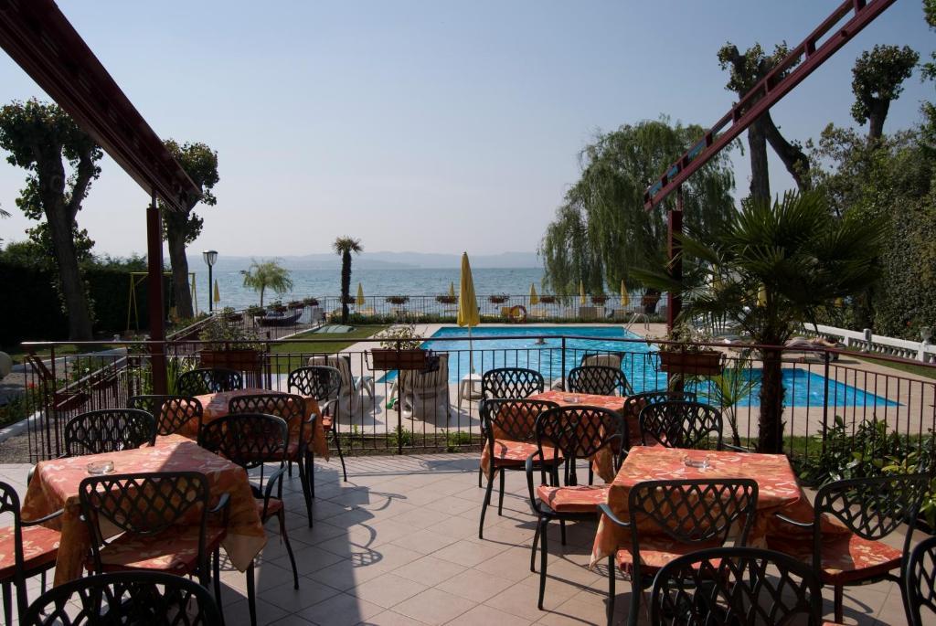 Hotel Astoria Lido Sirmione Exterior photo